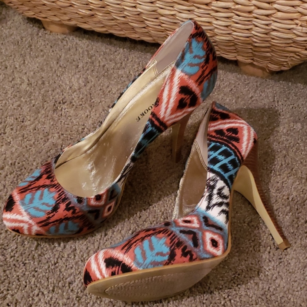AUDREY BROOKE SZ 9M HEELS SHOES
